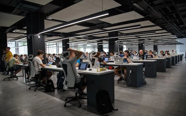 Iluminación ecoamigable crece en las oficinas con los bombillos LED