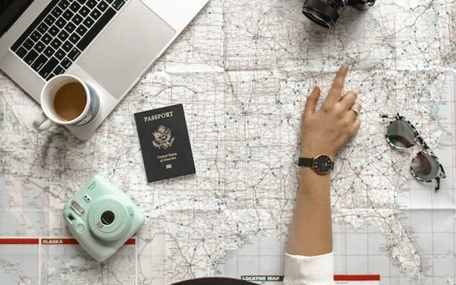 En la maleta de viaje no debe faltar un bombillo recargable